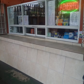 Bryan's Pizza - The counter - Pizza Near Me - Medianía Alta, Puerto Rico