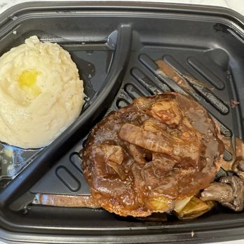 LongHorn Steakhouse - Chop Steak and Mashed Potatoes - Steakhouses Near Me - Moraine, Ohio