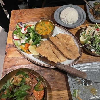 Lemongrass Brooklyn - Pad See Ew Fish in Choo Chee Curry Sauce - Thai Near Me - Brooklyn, New York Lemongrass Brooklyn - Pad See Ew Fish in Choo Chee Curry Sauce - Thai Near Me - Brooklyn, New York