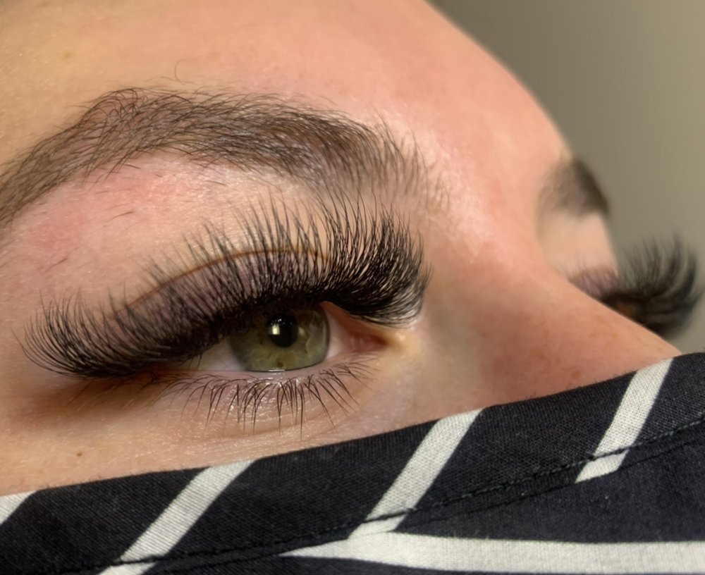 Whiplash - Lashes by Laci Logo