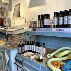 Blue Bench Garden - Produce, vinaigrette, oils and baked goods!
