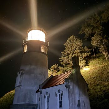 Heceta Lighthouse Bed & Breakfast - Bed & Breakfast Near Me - Yachats, Oregon