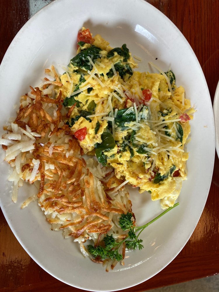 WHISTLE STOP ALE HOUSE Updated September 2024 365 Photos & 472