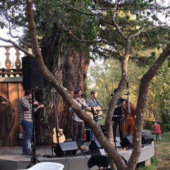 Fieldbrook Winery - Live music by The Gatehouse Well - Wineries Near Me - McKinleyville, California