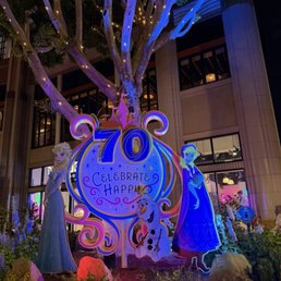 Disney Walk with H. Hee