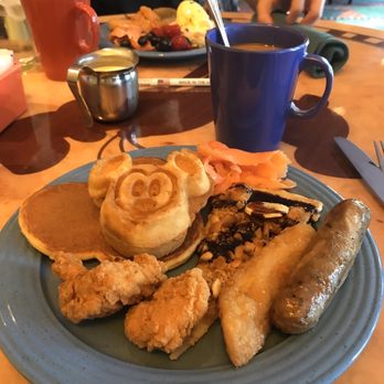 Goofy's Kitchen - American Near Me - Anaheim, California