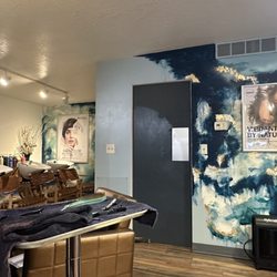 Bombshells & Blokes Salon