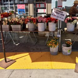 Cypress Flower Farm - Flower Stand at Ferry Plaza Farmers Market