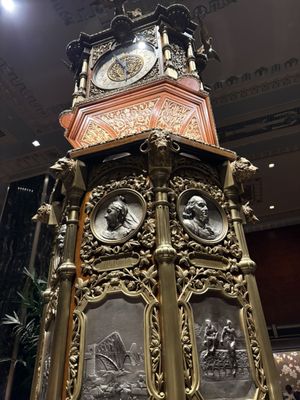 Peacock Alley by null