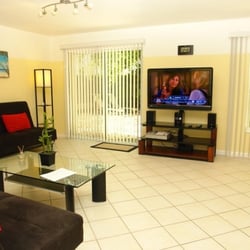 Fort Myers Vacation Rentals - Modern, fresh interior, HD TVs with SAT or Netflix included