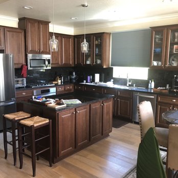 Pro Performance Painting - This is before our kitchen re-do. Not horrible, just too dark for my tastes. - Painters Near Me Pro Performance Painting - This is before our kitchen re-do. Not horrible, just too dark for my tastes. - Painters Near Me