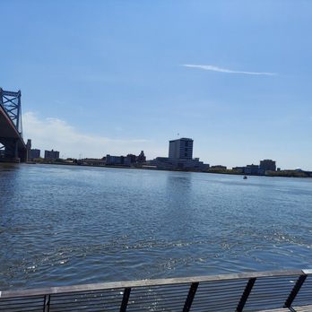 Race Street Pier - Parks Near Me - Philadelphia, Pennsylvania Race Street Pier - Parks Near Me - Philadelphia, Pennsylvania