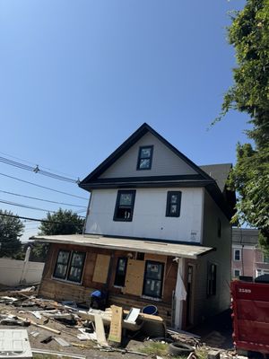 Bello's Pub and Grill, Newark's First Gastropub by null