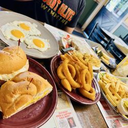 Marilyn's Cafe