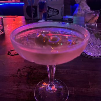 The Hills Pub - A dirty vodka martini - Pubs Near Me - La Mesa, California The Hills Pub - A dirty vodka martini - Pubs Near Me - La Mesa, California