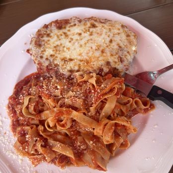 Da Vinci pizza and pasta - Chicken parm (huge portion) - Cafes Near Me - Gainesville, Florida