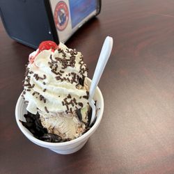 Extra Fudge hard scoop sundae