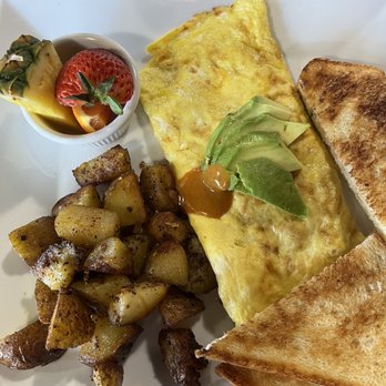 Black and White Cafe - Phoenix Omelet Lots of tomatoes. Butter Toast bread - Coffee Roasteries Near Me - Glendale, Arizona Black and White Cafe - Phoenix Omelet Lots of tomatoes. Butter Toast bread - Coffee Roasteries Near Me - Glendale, Arizona
