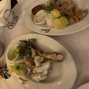 Shaw's Crab House - Shaw 's Seafood Platter with Alaskan Red King Crab Legs - Seafood Near Me - Chicago, Illinois