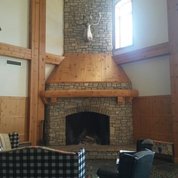 Avalanche Bay Indoor Water Park - Fireplace in the sitting area of the lobby - Water Parks Near Me - Boyne Falls, Michigan Avalanche Bay Indoor Water Park - Fireplace in the sitting area of the lobby - Water Parks Near Me - Boyne Falls, Michigan