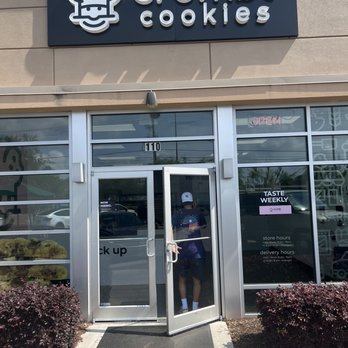 Crumbl - Wilmington - Outside of the store - Bakeries Near Me - Wilmington, North Carolina