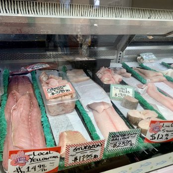 Tokyo Fish Market - Yellowtail, Halibut, Ling Cod, Butterfish etc... - Seafood Markets Near Me - Berkeley, California