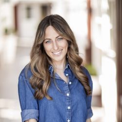 Sunny Skies Therapy - Meet the founder of Sunny Skies - Hannah Bogash!