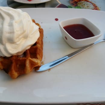 Jensen's Böfhus - Third course of the three-course BBQ-burgare-menu - Waffle with soft-ice and strawberry jam - Restaurants Near Me - Malmö, Alberta