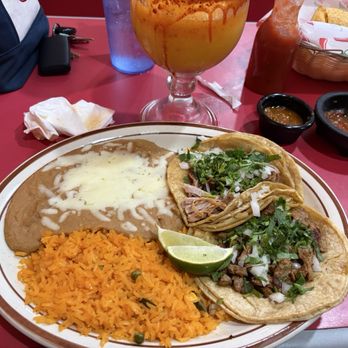 El Barril - Taco plate - Mexican Near Me - Cambridge, Illinois El Barril - Taco plate - Mexican Near Me - Cambridge, Illinois