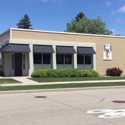Lyons Lounge Oshkosh