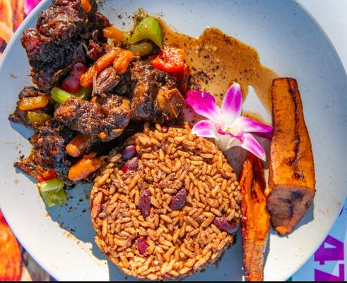 Cocobreeze Caribbean Restaurant and Bakery by null