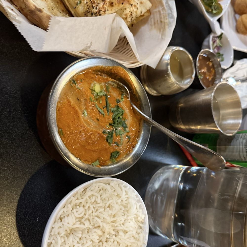 Sankalp - Butter Chicken and Garlic Naan - Indian Near Me - Austin, Texas Sankalp - Butter Chicken and Garlic Naan - Indian Near Me - Austin, Texas