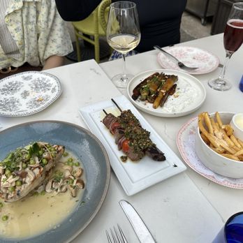 Le Sud Mediterranean Kitchen - Mediterranean Near Me - Chicago, Illinois