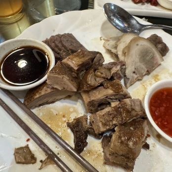 MingHin Cuisine - Old looking duck from the platter plate. - Seafood Near Me - Chicago, Illinois