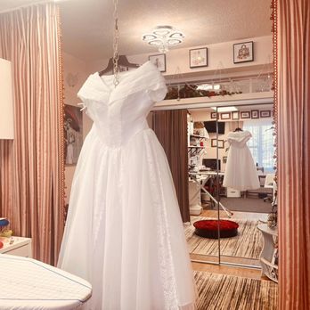 Leera Custom Design and Sewing - Sewing & Alterations Near Me - De Winton, Alberta Leera Custom Design and Sewing - Sewing & Alterations Near Me - De Winton, Alberta