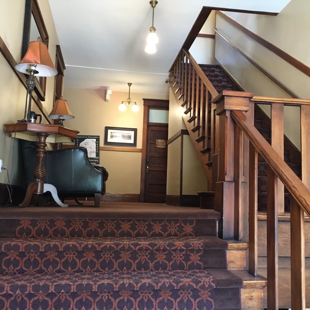 Sacajawea Hotel - Hotels Near Me - Three Forks, Montana Sacajawea Hotel - Hotels Near Me - Three Forks, Montana