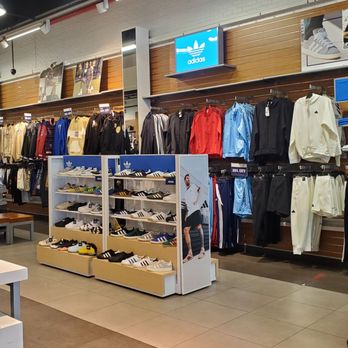 Champs - Sports Wear Near Me - New York, New York Champs - Sports Wear Near Me - New York, New York