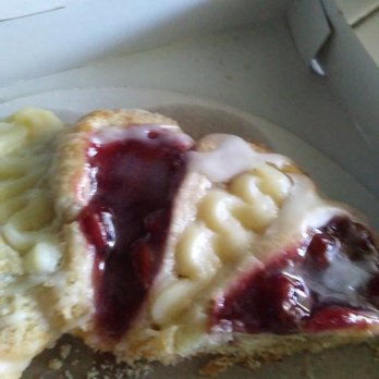 Panera Bread - Cherries & Cheese Like Filling in a big ring of deliciousness - Sandwiches Near Me - Hemet, California Panera Bread - Cherries & Cheese Like Filling in a big ring of deliciousness - Sandwiches Near Me - Hemet, California