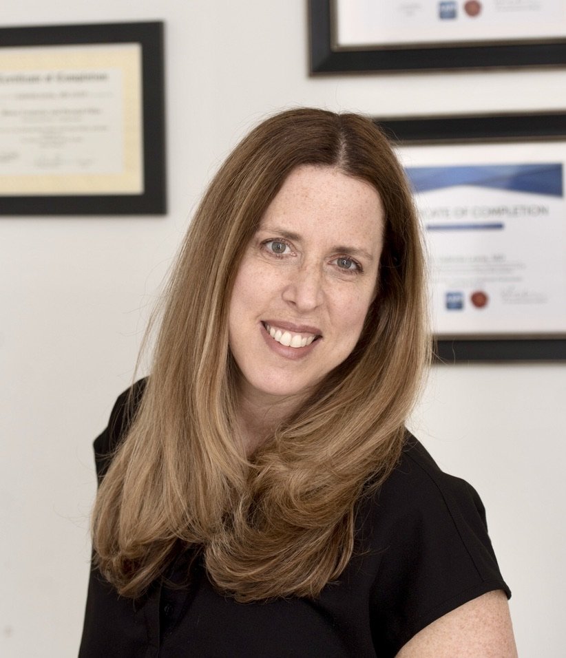 Gabriela Lewin, MD Logo