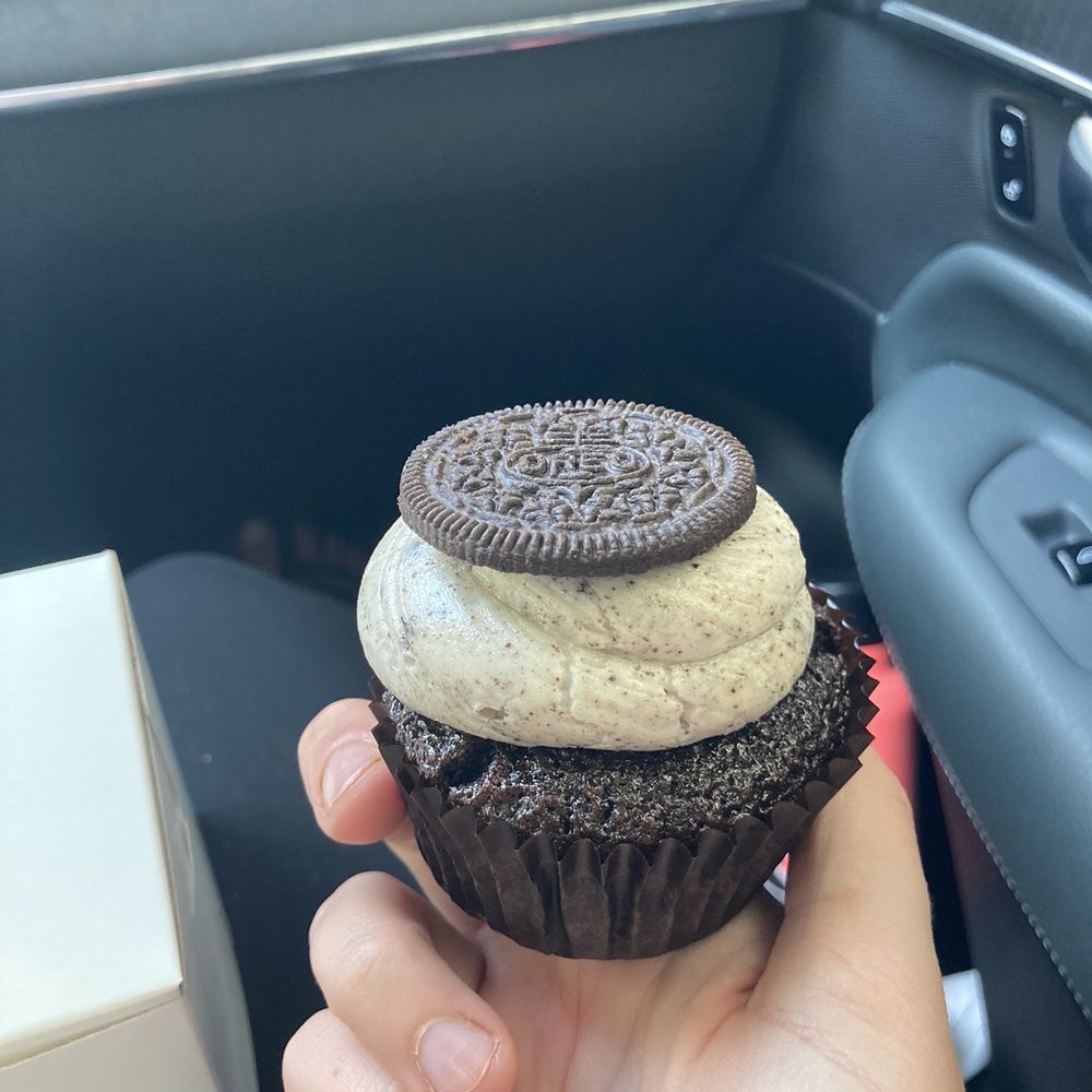 Cupcakin' Bake Shop - Cookies and cream cupcake - Cupcakes Near Me - Oakland, California Cupcakin' Bake Shop - Cookies and cream cupcake - Cupcakes Near Me - Oakland, California