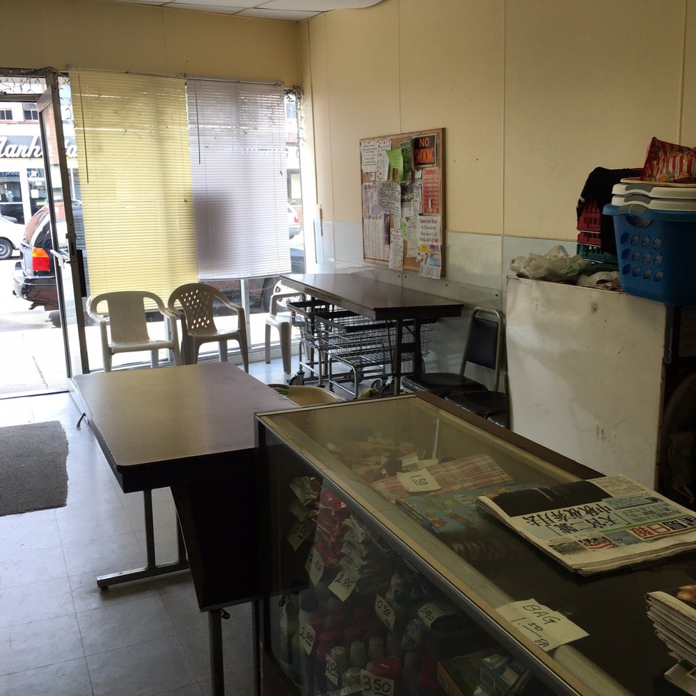 Tommy's Laundromat - Waiting area... - Laundromat Near Me - Bayonne, New Jersey