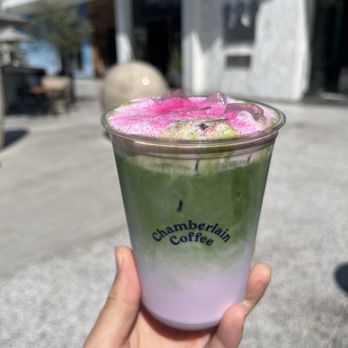Chamberlain Coffee - Glow matcha - Coffee & Tea Near Me - Los Angeles, California Chamberlain Coffee - Glow matcha - Coffee & Tea Near Me - Los Angeles, California