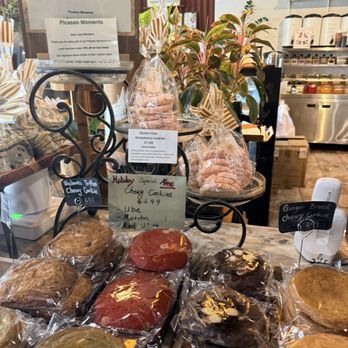 Picasso Moments Bakery - Cookie selection - Bakeries Near Me - Orlando, Florida Picasso Moments Bakery - Cookie selection - Bakeries Near Me - Orlando, Florida
