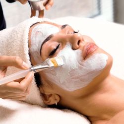 Naaz Bar Beauty Salon - Facial treatment services for man and woman
