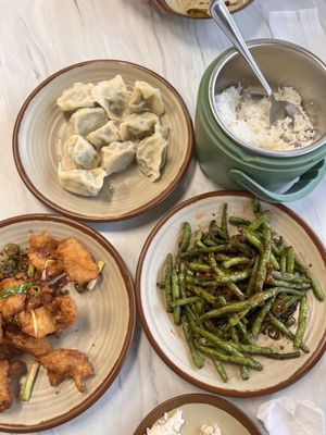 Lion Kitchen by null