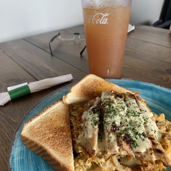 Wishbone Cafe - Squash casserole with grilled chicken and sweet fruit tea - Seafood Near Me - Montgomery, Alabama Wishbone Cafe - Squash casserole with grilled chicken and sweet fruit tea - Seafood Near Me - Montgomery, Alabama