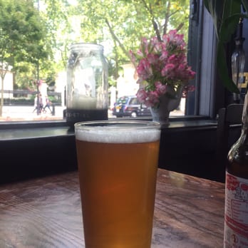 The Champion- Notting Hill - Nice window views - Pubs Near Me - London, XGL The Champion- Notting Hill - Nice window views - Pubs Near Me - London, XGL