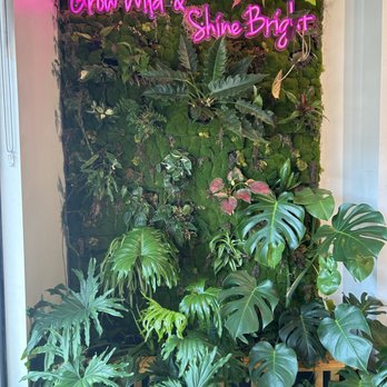 Embers Candle Bar - Grow wild, and shine bright! Fun Instagram spot - Candle Stores Near Me - Lee's Summit, Missouri