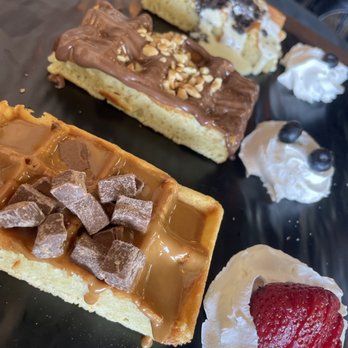 Papa Chocolate - Triple Waffle - Desserts Near Me - Worth, Illinois