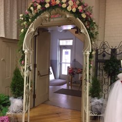 Cerridwen's Gardens - At the bridal show. Arbors for rent or purchase.